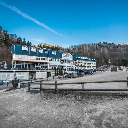 Plejsy Hotell Krompachy Exteriör bild