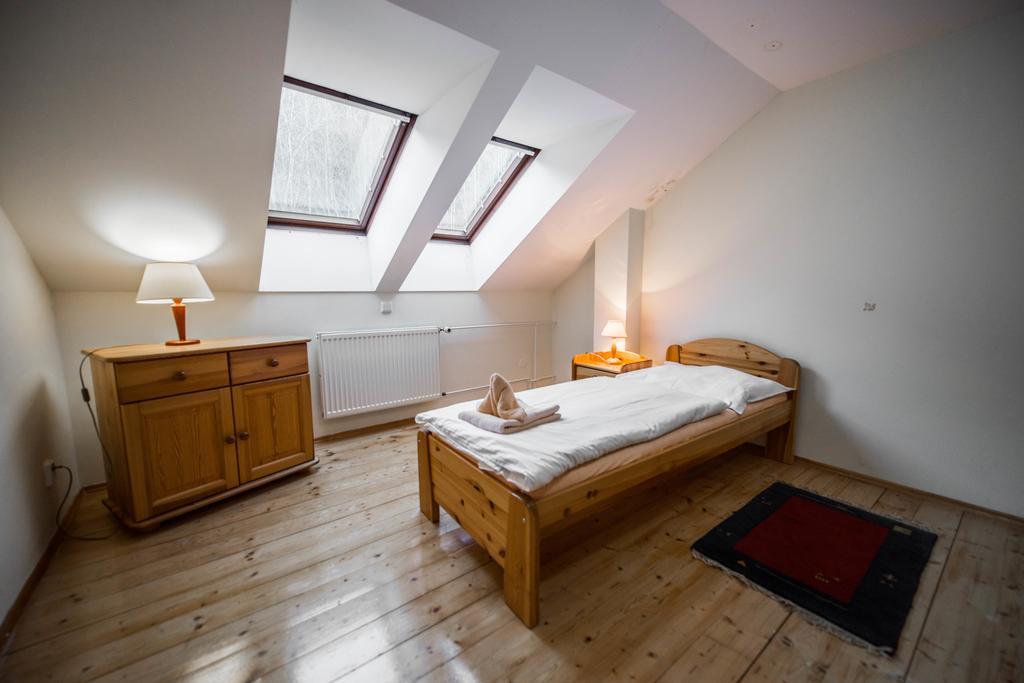 Plejsy Hotell Krompachy Exteriör bild