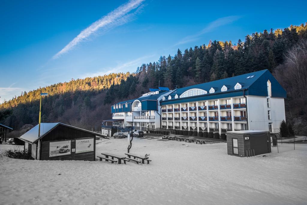 Plejsy Hotell Krompachy Exteriör bild