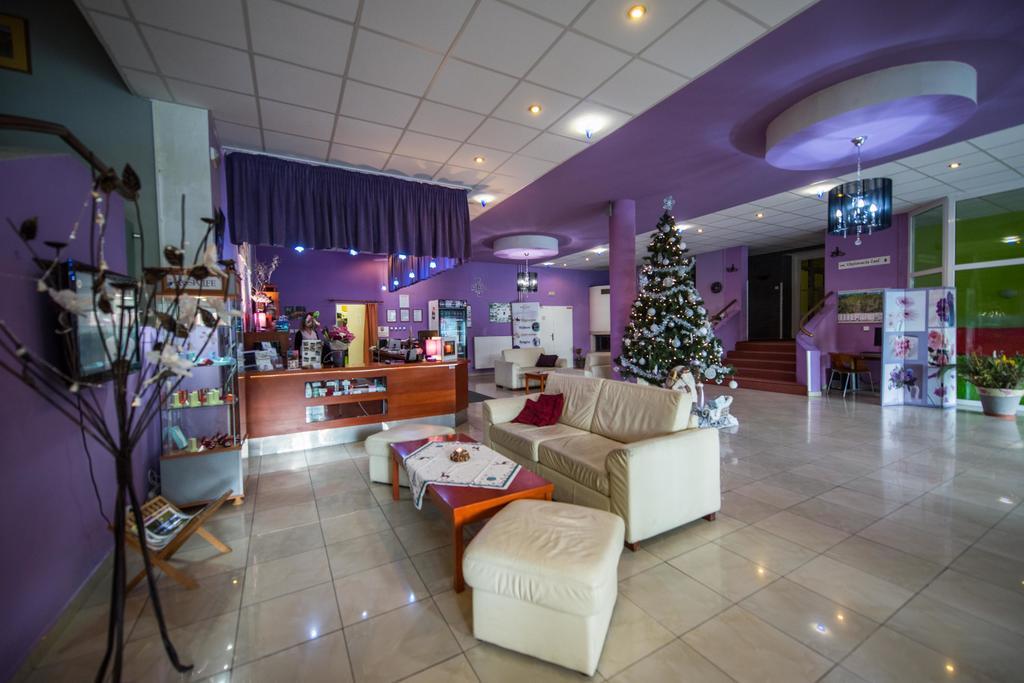 Plejsy Hotell Krompachy Exteriör bild