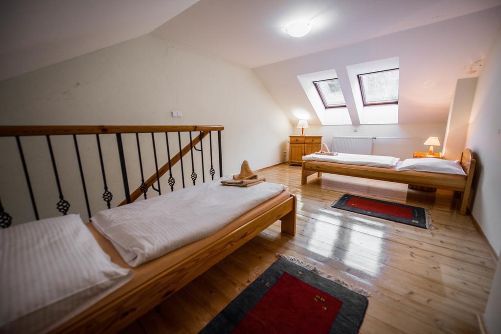Plejsy Hotell Krompachy Exteriör bild